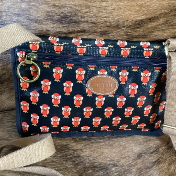 Fossil Coated Canvas Snap Closure Crossbody Handbag - Picture 2 of 6